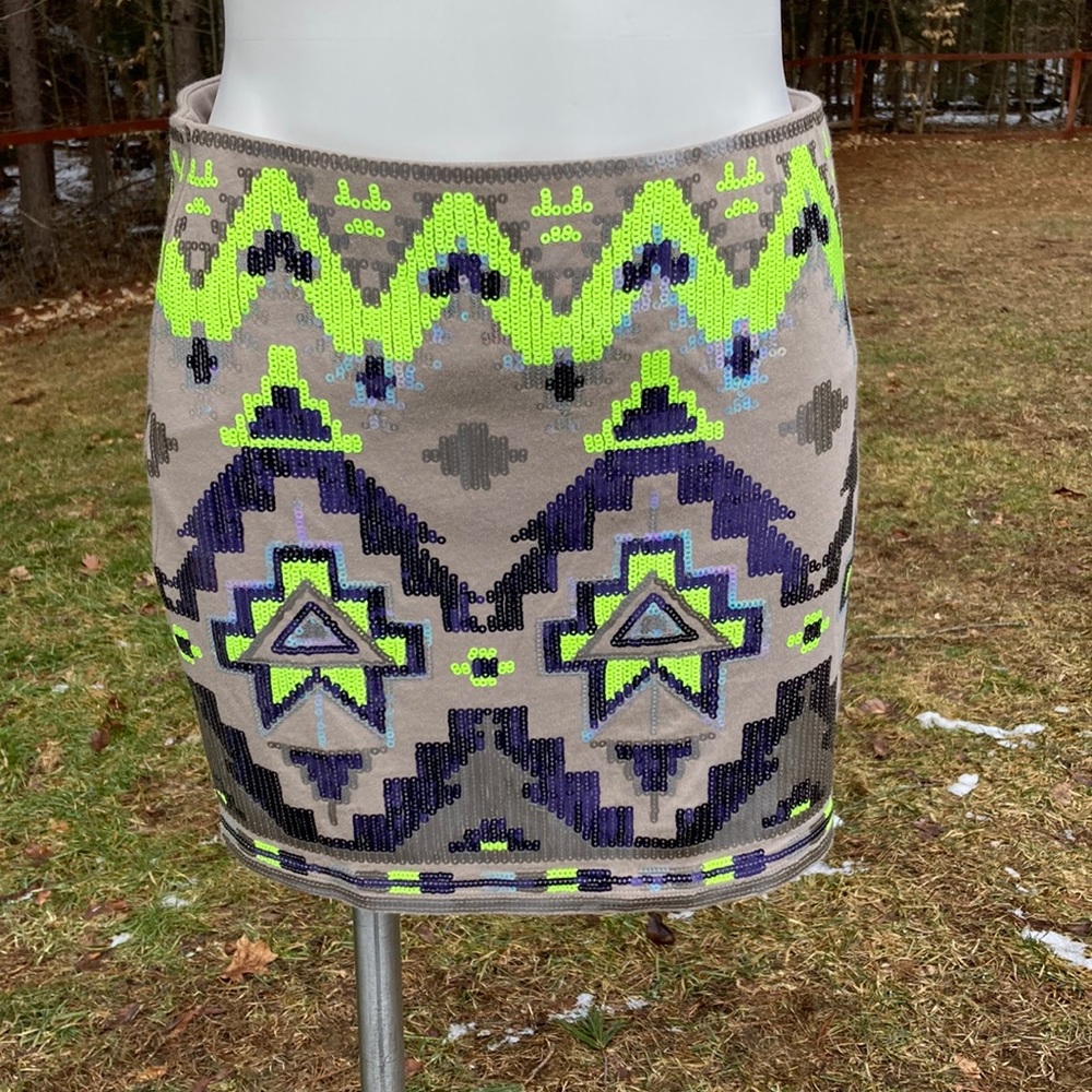 Express lined stretch neon yellow/color shift/black sequins on neutral skirt S
